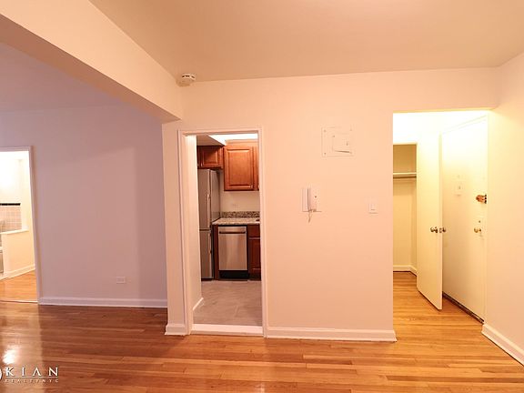 5th image of 3415 Parsons Blvd APT 4F