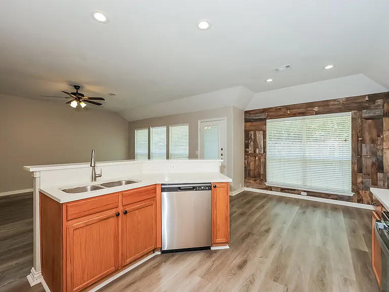 1721 Duck Cove Dr — Photo 7