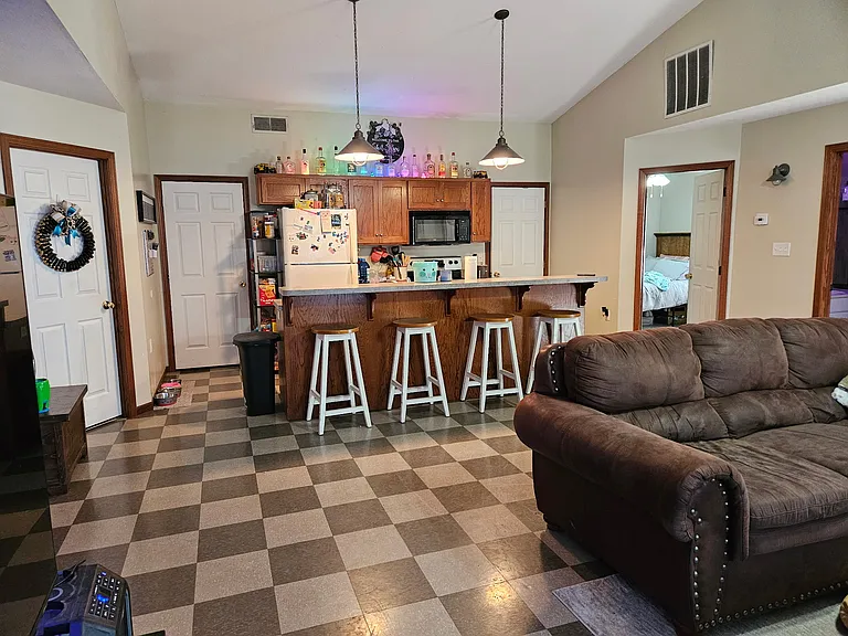 527 Bluemont Ave — Photo 6