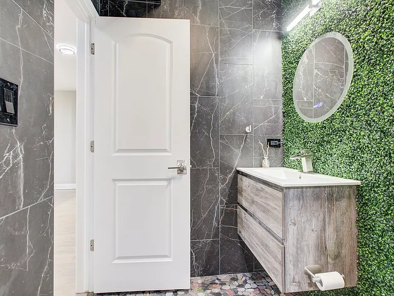 2057 W Fargo Ave #1 — Photo 10