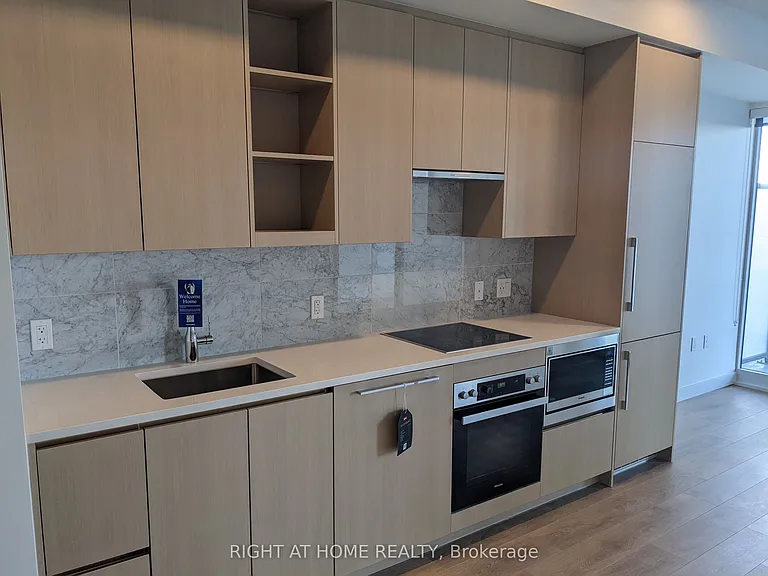 95 McMahon Dr #701 — Photo 2