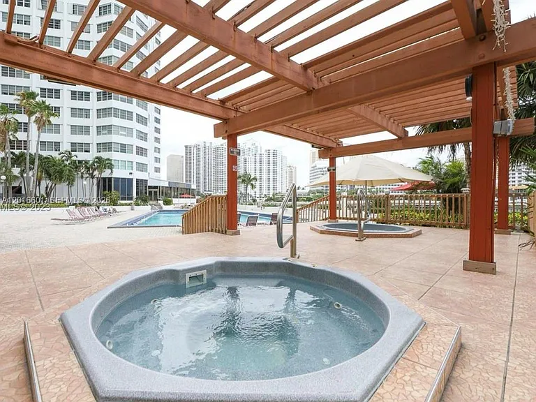 825 Brickell Bay Dr #2050 — Photo 17