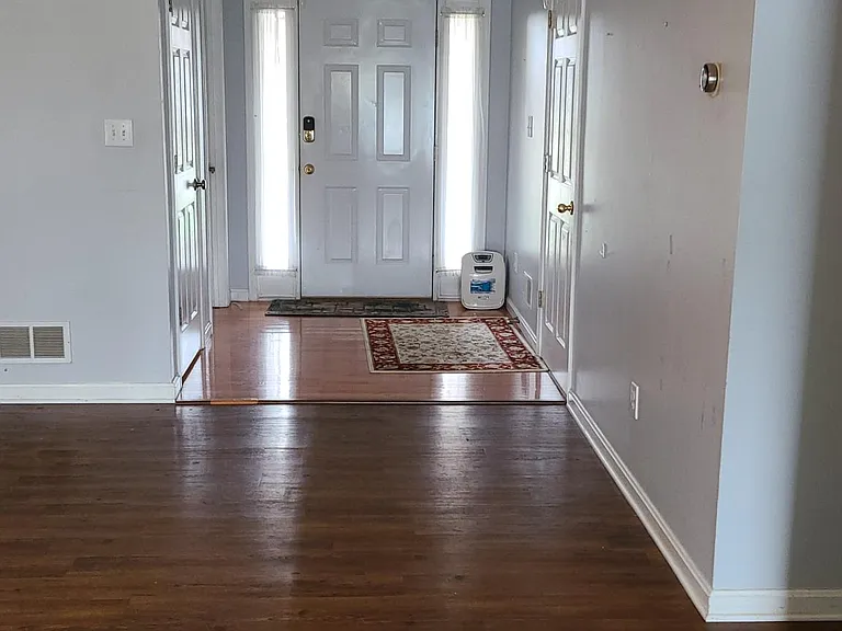 406 Old Towne Rd — Photo 13