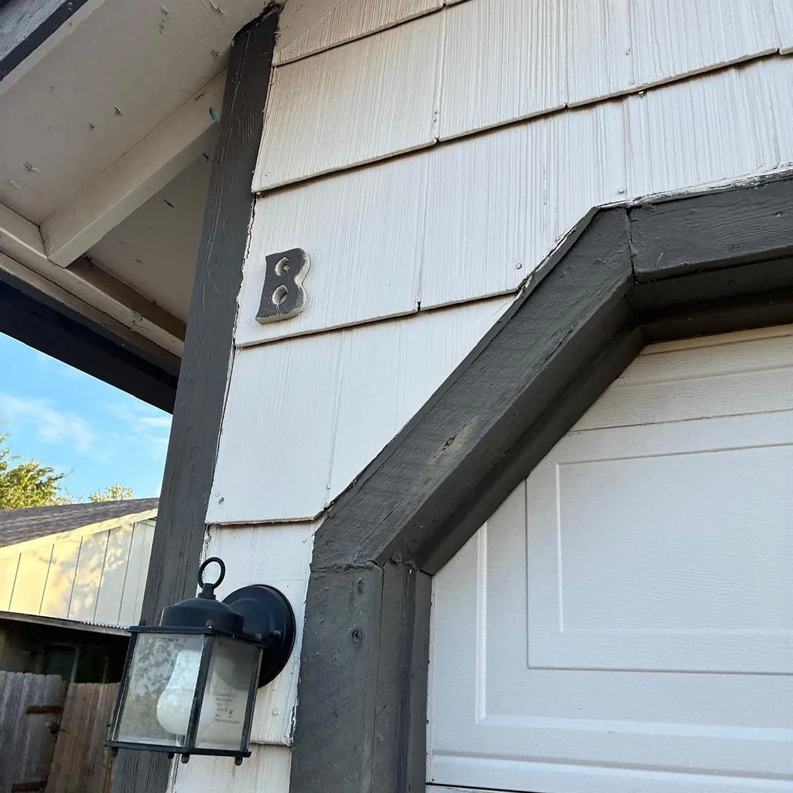 2 bed, 1.0 bath, 881 sqft, $1,295 — Photo 2