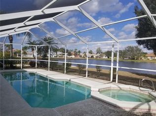 2117 Sterling Glen Ct, Sun City Center, FL 33573