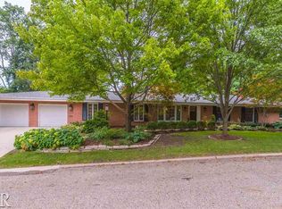 4 Thomas Dr, Normal, IL 61761