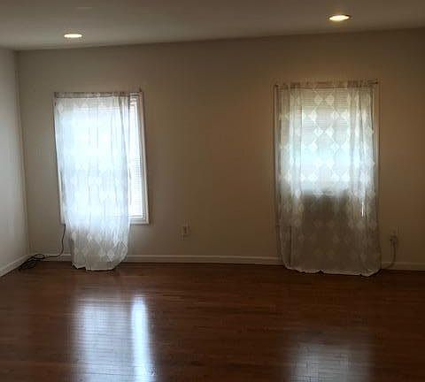 2nd image of 2007 Fitzwater St Floor 3