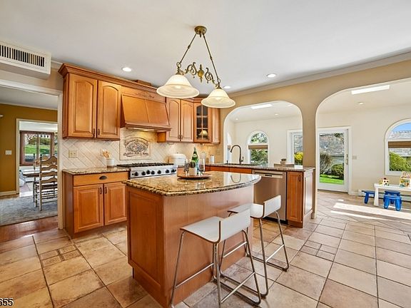 5th image of 5 Witherspoon Rd