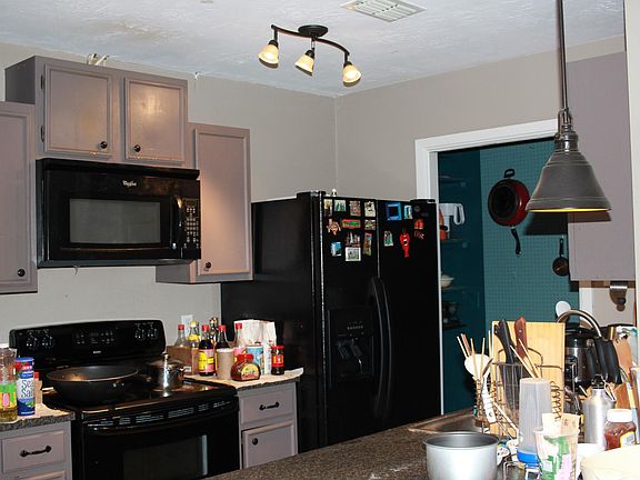 3rd image of 408 Manuel Dr