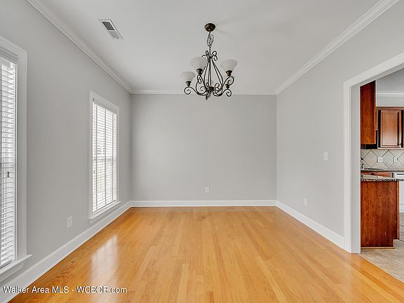 5th image of 668 Longwood Way