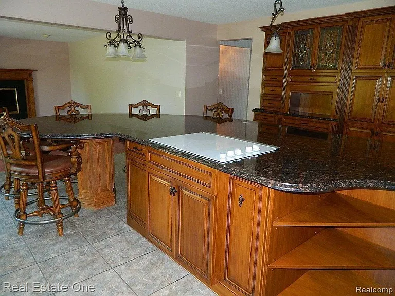 6927 Northpoint Dr — Photo 14