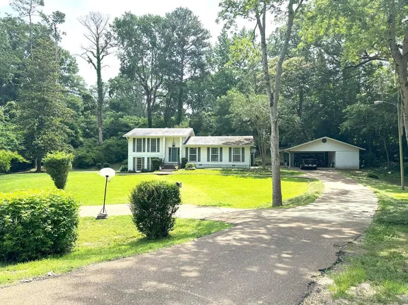 95 Melrose Montebello Pkwy, Natchez, MS 39120