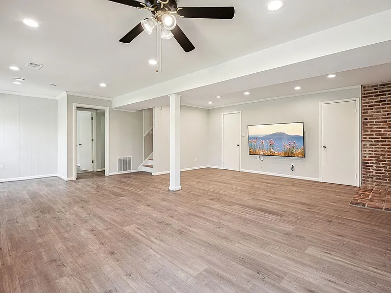 1204 Gladstone Dr — Photo 18