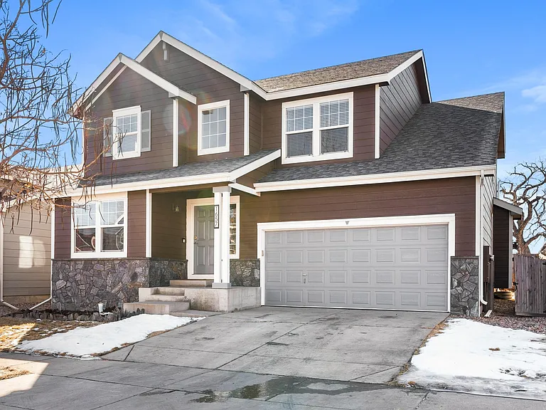1657 Falcon Ridge Dr — Photo 2