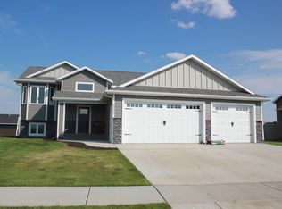 3332 Calvin Drive, Dickinson, ND 58601