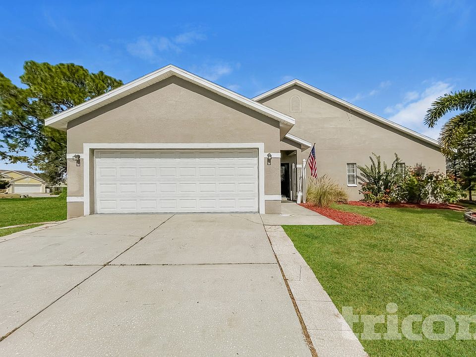 1st image of 229 Lookout Dr