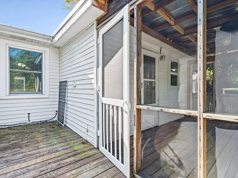 315 Azalea Cir W — Photo 20