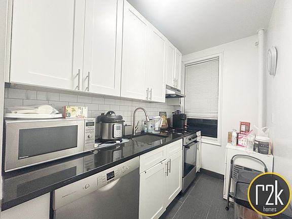 4th image of 4415 34th Ave APT 4C