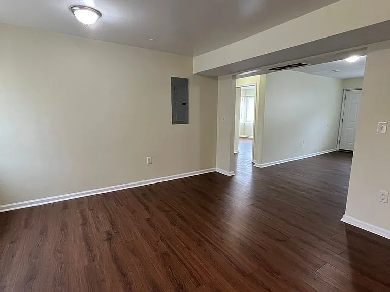 4300 Liberty Heights Ave — Photo 29