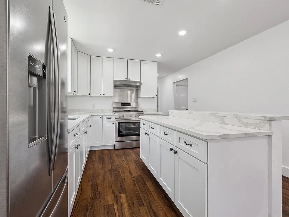 3308 Metropolitan St #3308