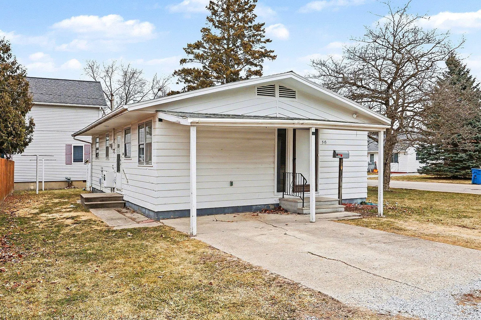 513 Ridge Rd photo 1