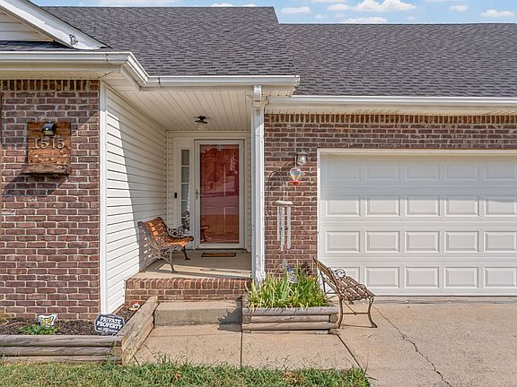 4th image of 1515 Barrywood Cir W