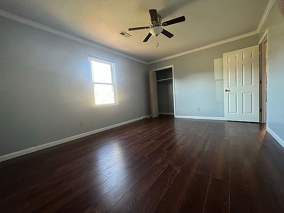 3rd image of 106 Bay Ct