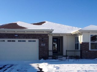 2911 Chevy Chase Ln, Naperville, IL 60564