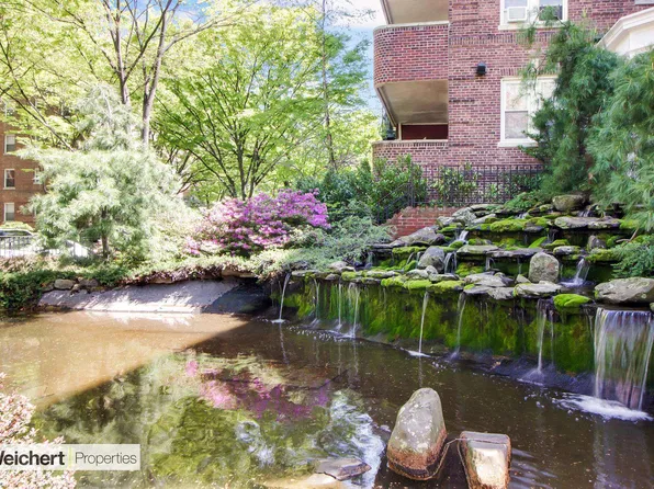 1620 Avenue I image 1 of 8