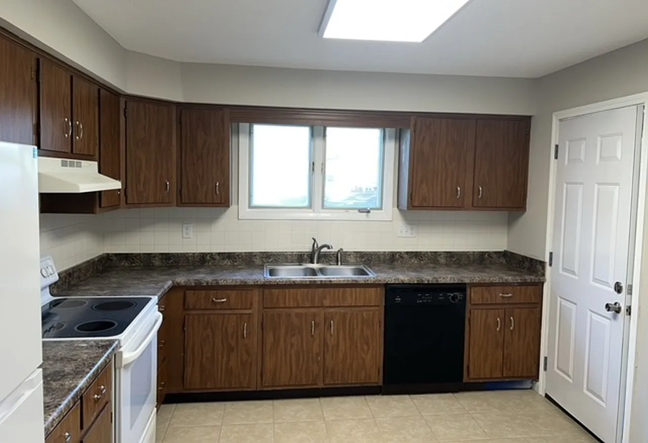 2201 Saratoga Drive, Unit 3 — Photo 3