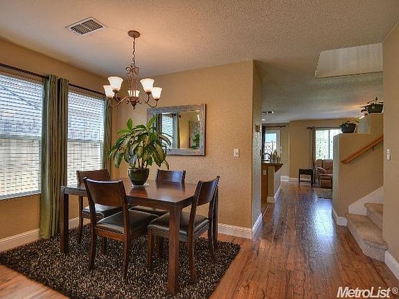 4th image of 1832 Ambridge Dr