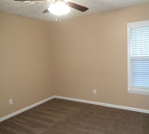 5th image of 241 Magnolia Dr