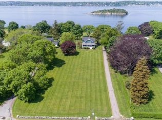 69 Nanaquaket Rd, Tiverton, RI 02878
