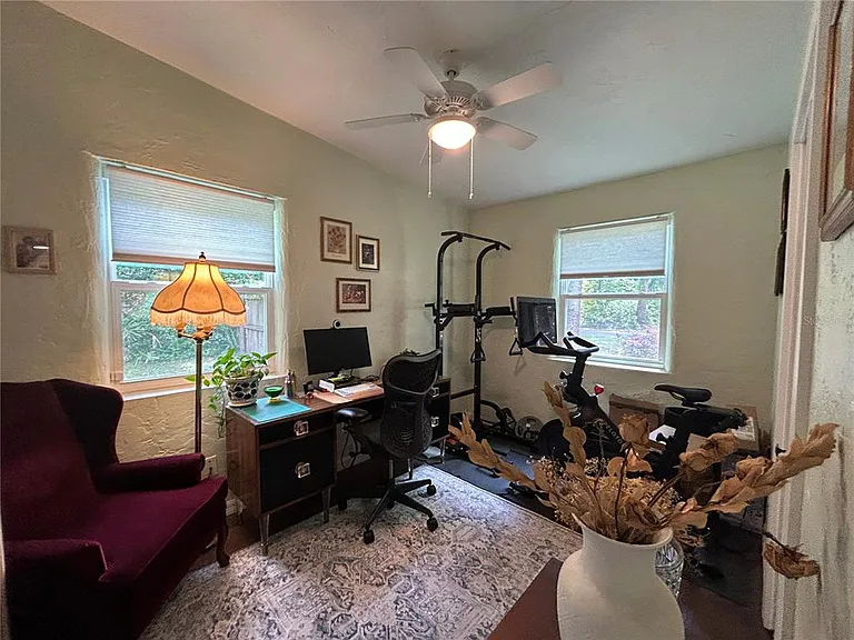 816 NE 9th Ave — Photo 13