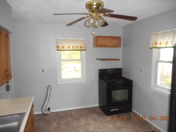3rd image of 1907 S Meeker Ave
