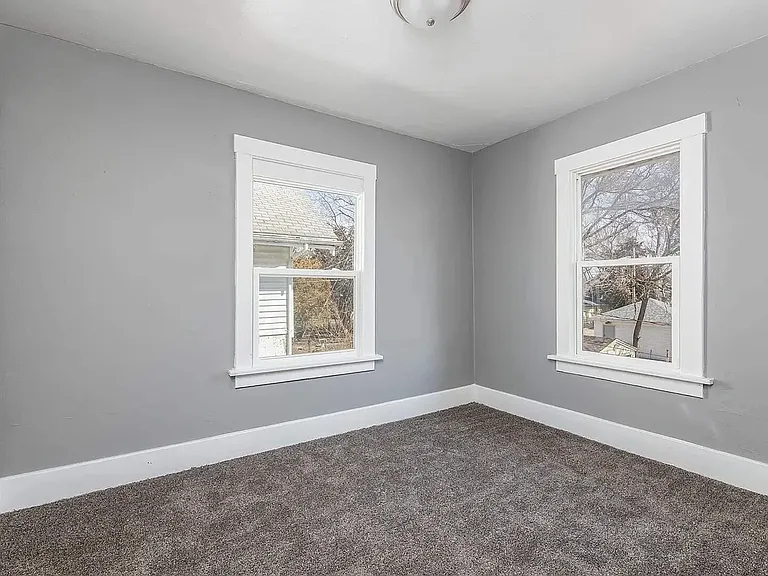 2209 Farnam St — Photo 12