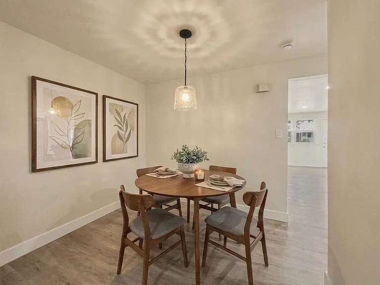 200 E Maple Ave — Photo 27