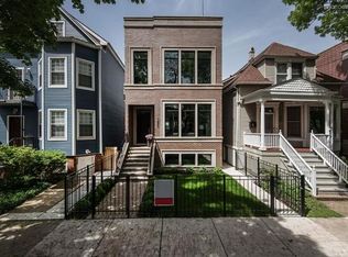 1840 W Barry Ave, Chicago, IL 60657