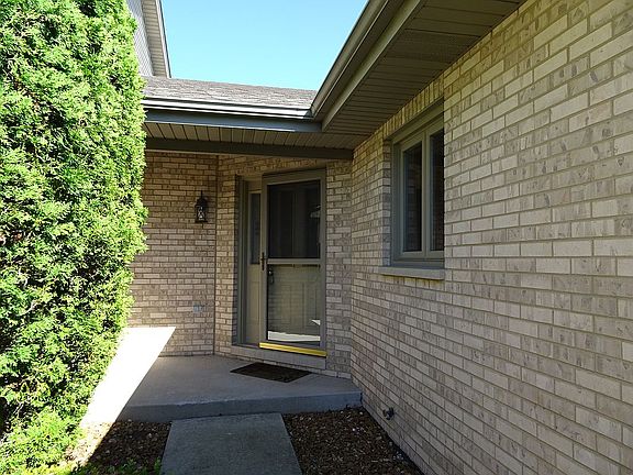 3rd image of 16625 Fairfax Ct #0