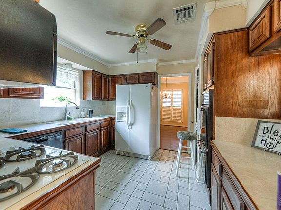 3rd image of 20407 Landshire Dr