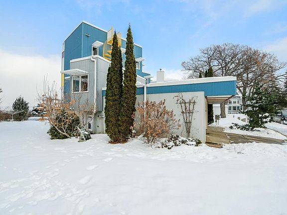 3rd image of 219 Mount Hope Dr