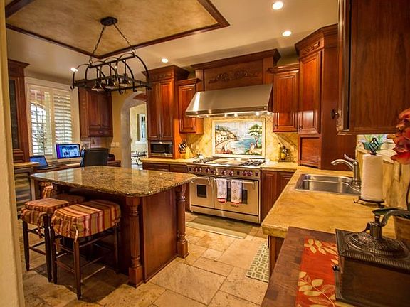 3rd image of 414 S Royal Palm Way