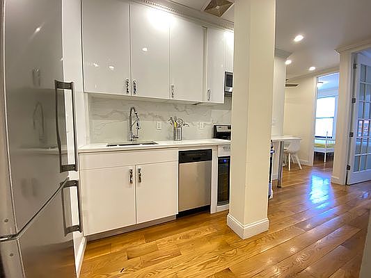1st image of 156 E 117th St #5D
