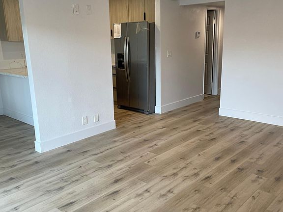 4th image of 589 N Johnson Ave Unit 201