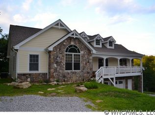 265 Strickland Dr, Waynesville, NC 28785