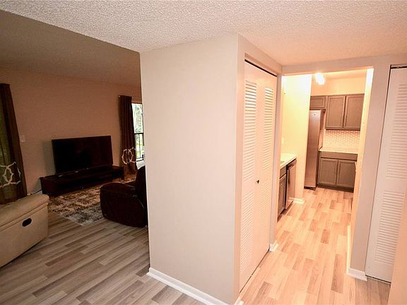3rd image of 140 Orchid Woods Ct APT 4D