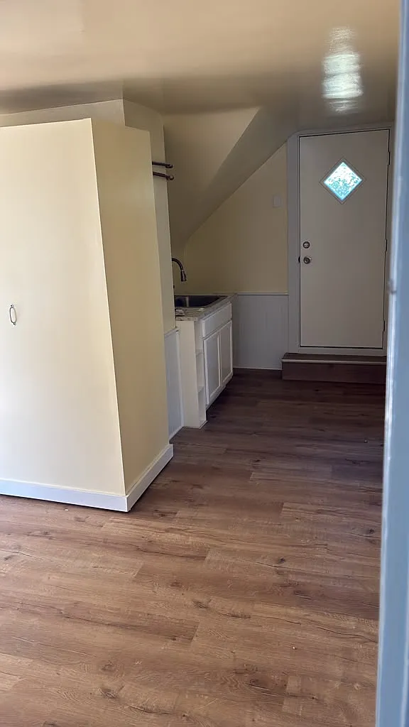 2 bed, 900 sqft, $1,200 — Photo 1