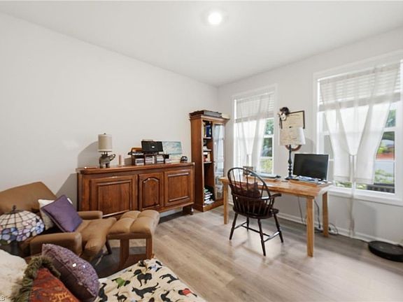 3rd image of 1648 Abberly Pl