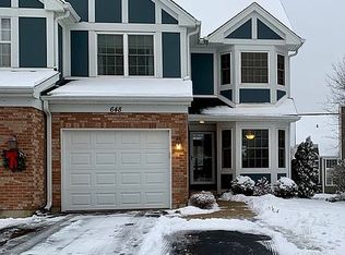 648 Kingsbridge Dr, Carol Stream, IL 60188
