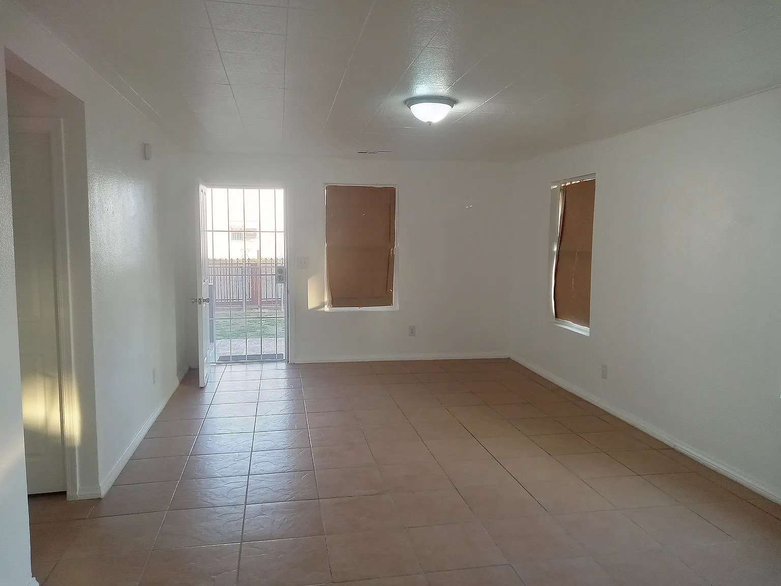 325 Covey Ave — Photo 3
